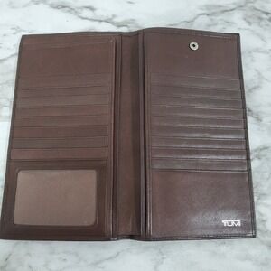 TUMI‎ Brown Leather Long Bifold Wallet Organizer Multiple Card Slots & ID Window
